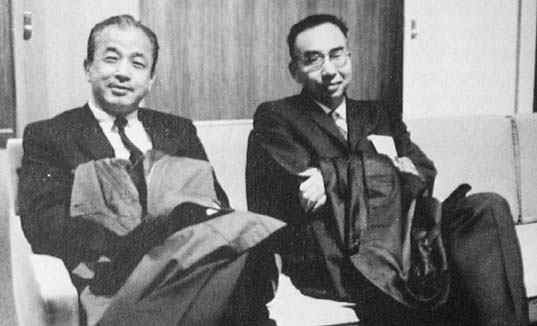 Kakutani with Kato: photograph by Paul Halmos.
  